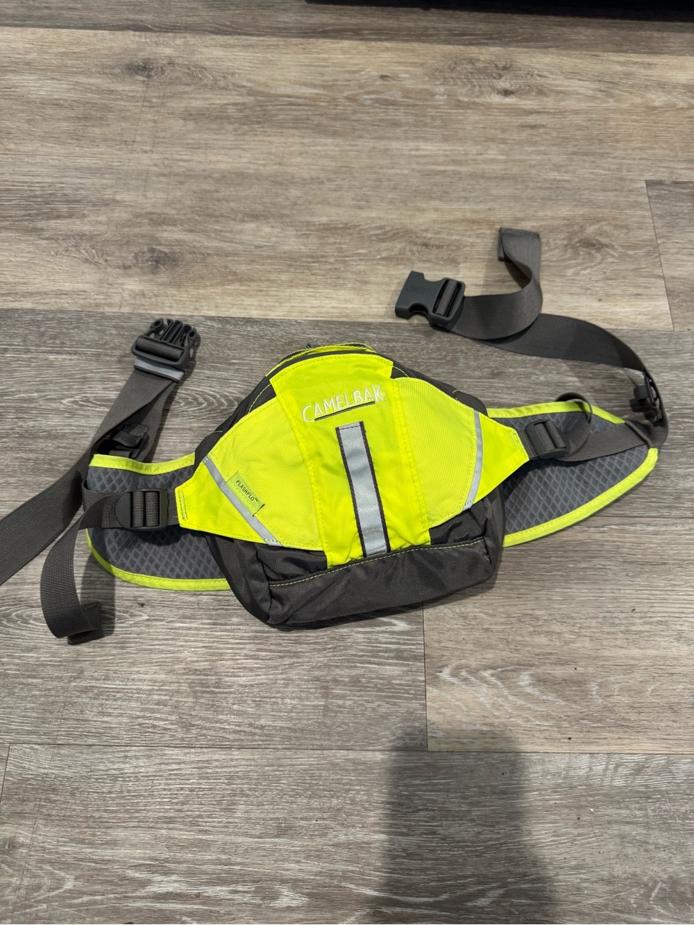 CamelBak FlashFlo LR Lumbar Pack in Lime Punch/Charcoal 50oz capacity reservoir